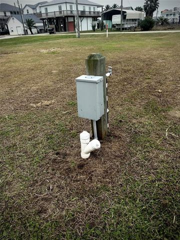 1977 Ave E, Crystal Beach, TX 77650