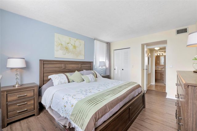 2811 Somerset Drive 408, Lauderdale Lakes, FL 33311