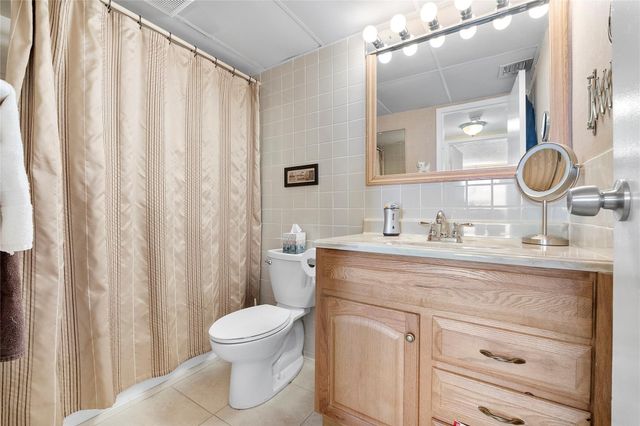 2811 Somerset Drive 408, Lauderdale Lakes, FL 33311