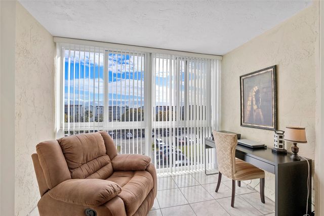 2811 Somerset Drive 408, Lauderdale Lakes, FL 33311