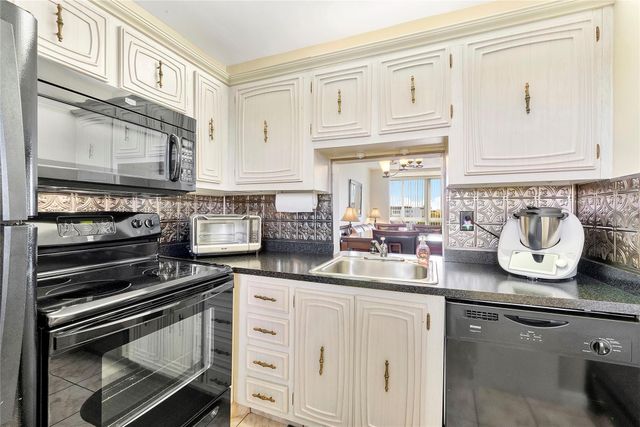 2811 Somerset Drive 408, Lauderdale Lakes, FL 33311