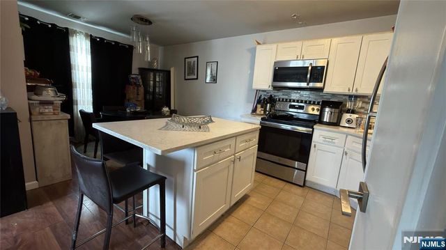 24 Coriander Way, Englewood, NJ 07631