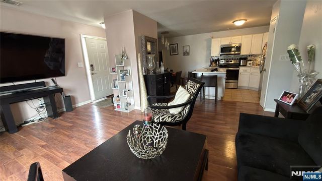 24 Coriander Way, Englewood, NJ 07631