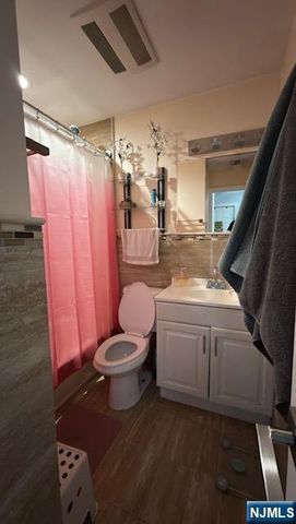 24 Coriander Way, Englewood, NJ 07631