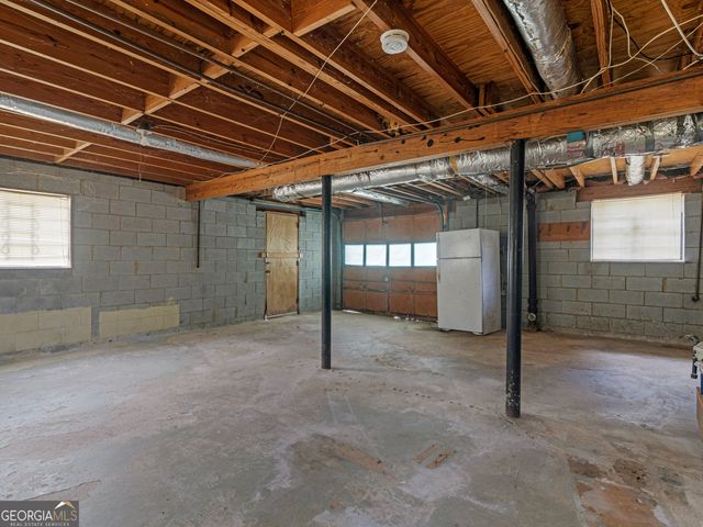 206 W Windemere Way, Jonesboro, GA 30238