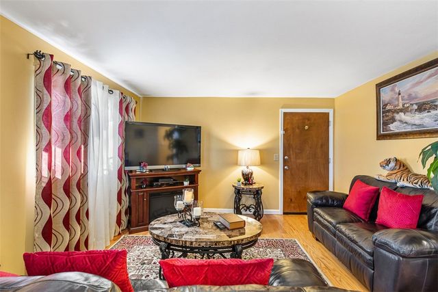 117 John Street 1, Lincoln, RI 02865