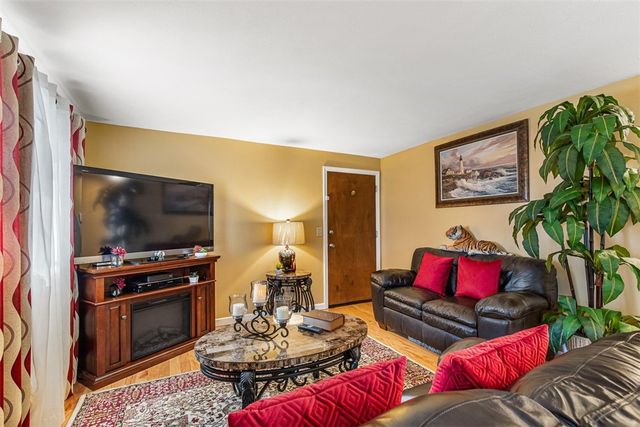 117 John Street 1, Lincoln, RI 02865