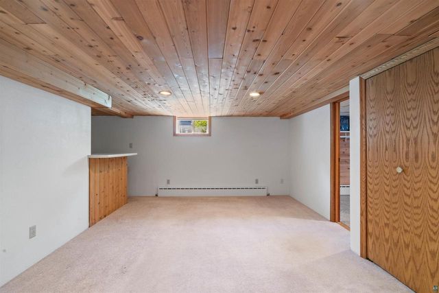 2822 E 6th St, Superior, WI 54880