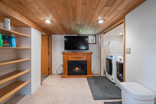 2822 E 6th St, Superior, WI 54880