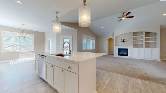 6733 Caspian Place, West Richland, WA 99353