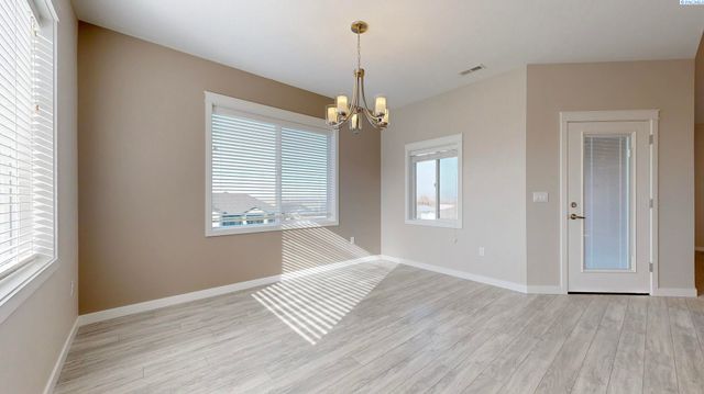 6733 Caspian Place, West Richland, WA 99353