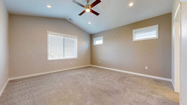 6733 Caspian Place, West Richland, WA 99353