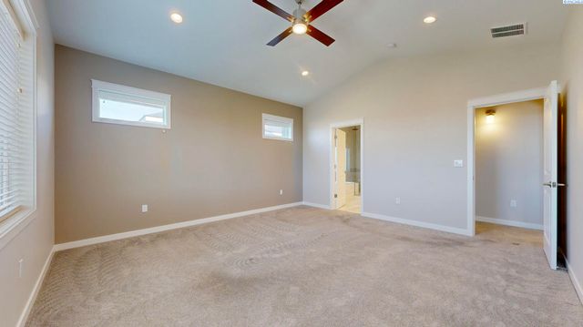 6733 Caspian Place, West Richland, WA 99353