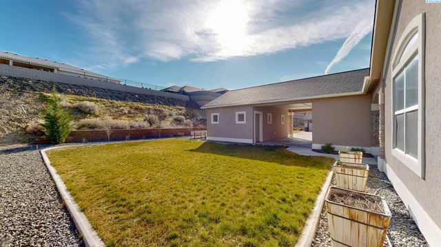 6733 Caspian Place, West Richland, WA 99353