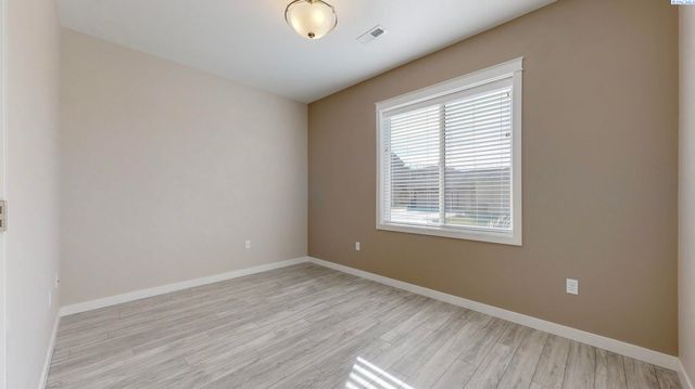 6733 Caspian Place, West Richland, WA 99353