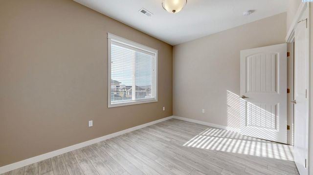 6733 Caspian Place, West Richland, WA 99353