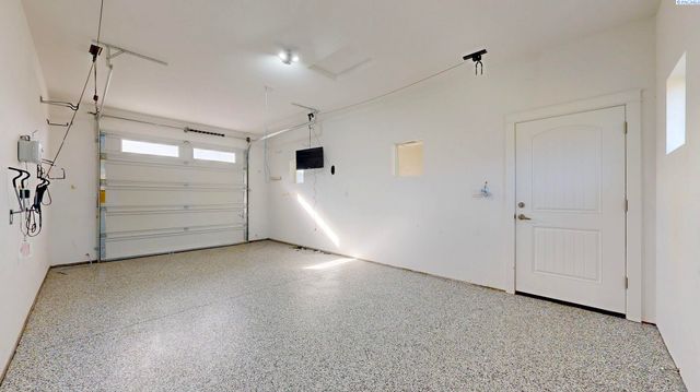 6733 Caspian Place, West Richland, WA 99353