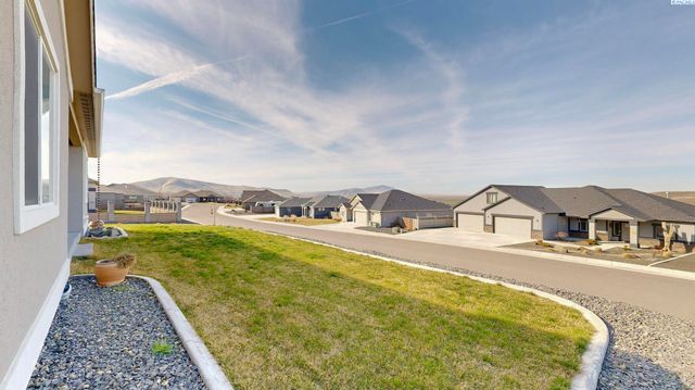 6733 Caspian Place, West Richland, WA 99353