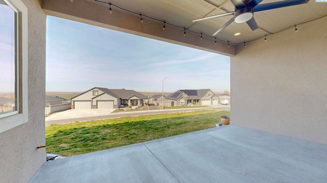 6733 Caspian Place, West Richland, WA 99353