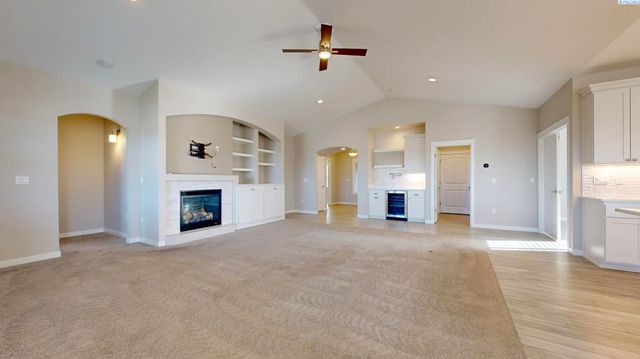 6733 Caspian Place, West Richland, WA 99353