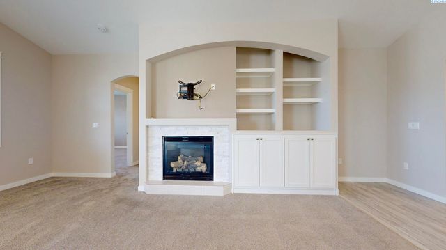 6733 Caspian Place, West Richland, WA 99353