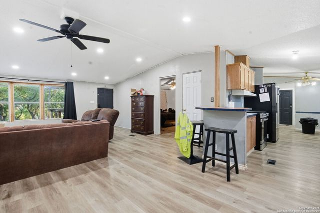 185 CANYON BEND, Canyon Lake, TX 78133