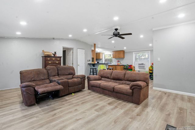 185 CANYON BEND, Canyon Lake, TX 78133