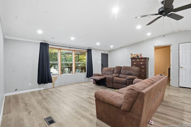 185 CANYON BEND, Canyon Lake, TX 78133