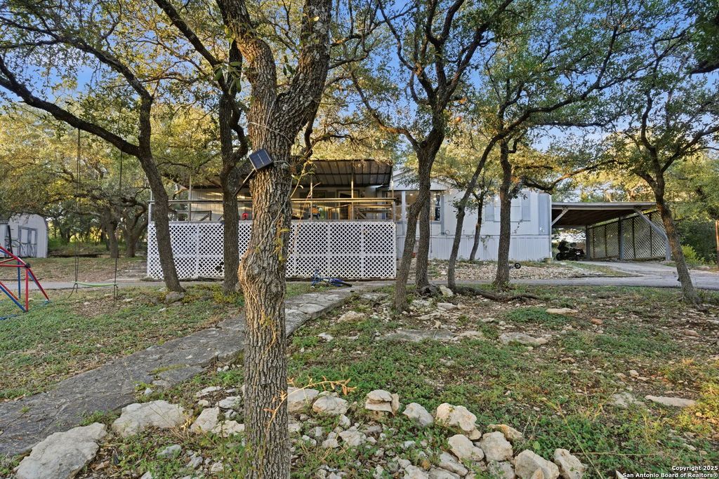 185 CANYON BEND, Canyon Lake, TX 78133