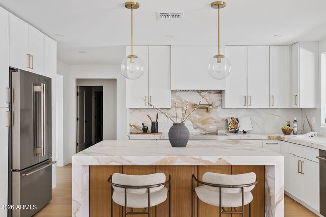 5638 E WALTANN Lane, Scottsdale, AZ 85254