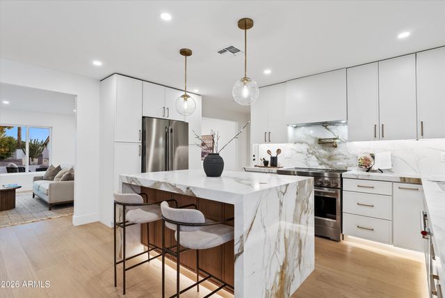 5638 E WALTANN Lane, Scottsdale, AZ 85254