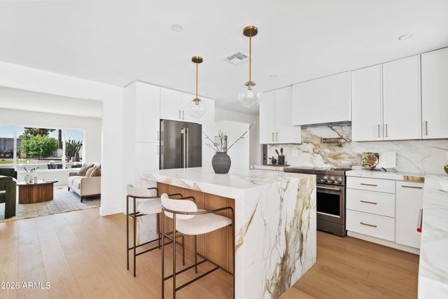 5638 E WALTANN Lane, Scottsdale, AZ 85254