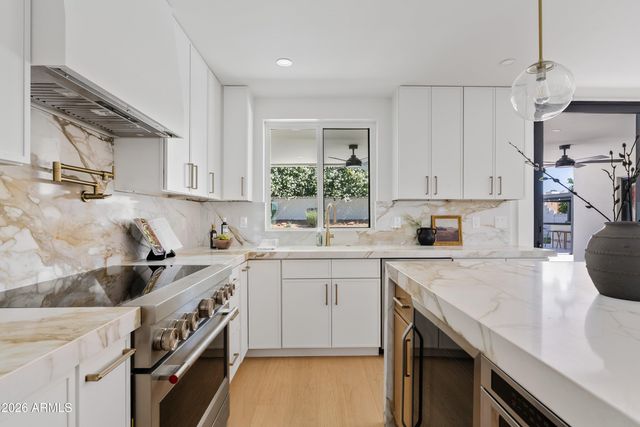 5638 E WALTANN Lane, Scottsdale, AZ 85254