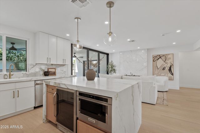 5638 E WALTANN Lane, Scottsdale, AZ 85254