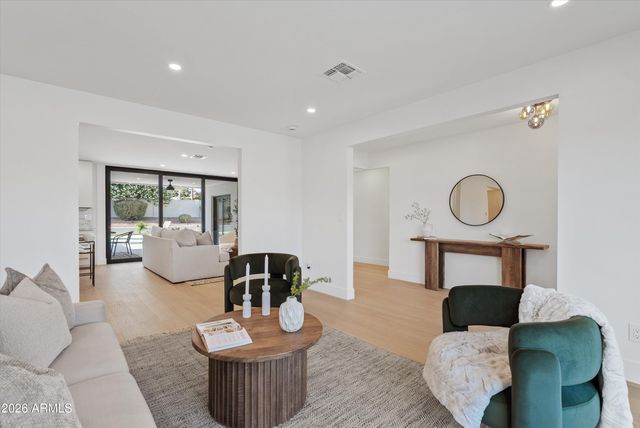 5638 E WALTANN Lane, Scottsdale, AZ 85254