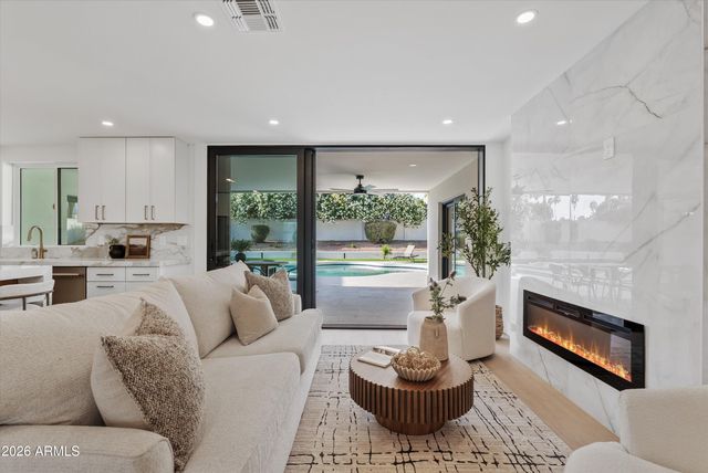 5638 E WALTANN Lane, Scottsdale, AZ 85254