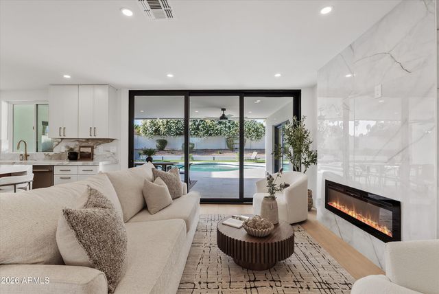 5638 E WALTANN Lane, Scottsdale, AZ 85254