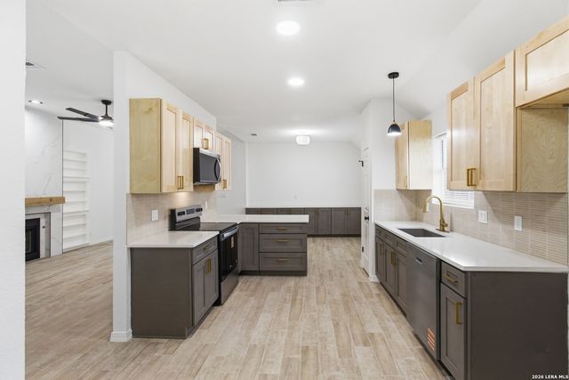 9422 Gray Sage, Helotes, TX 78023
