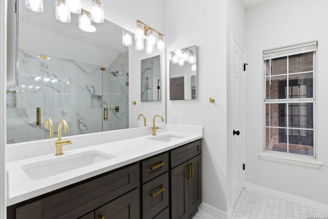 9422 Gray Sage, Helotes, TX 78023