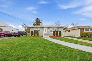 772 Harrell Avenue, Woodbridge Proper, NJ 07095