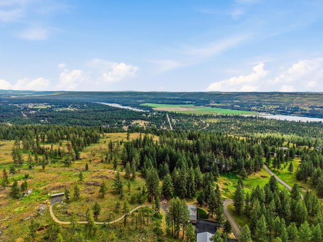 6582 Stony Way, Nine Mile Falls, WA 99026
