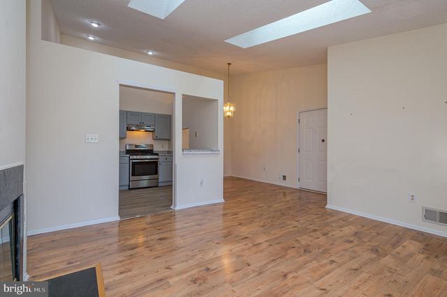 29 AMBERLY CT, Franklin Park, NJ 08823