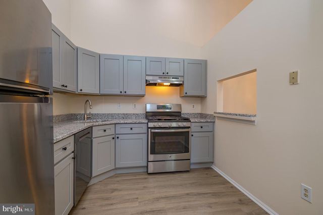 29 AMBERLY CT, Franklin Park, NJ 08823