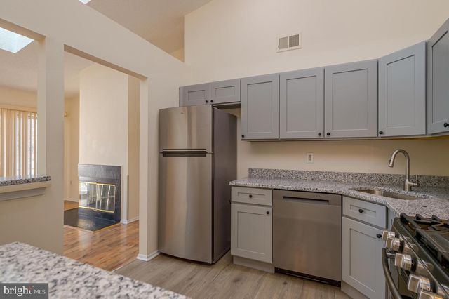 29 AMBERLY CT, Franklin Park, NJ 08823