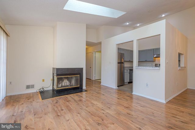 29 AMBERLY CT, Franklin Park, NJ 08823