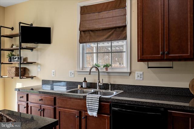 19 ODEN DR, Charles Town, WV 25414