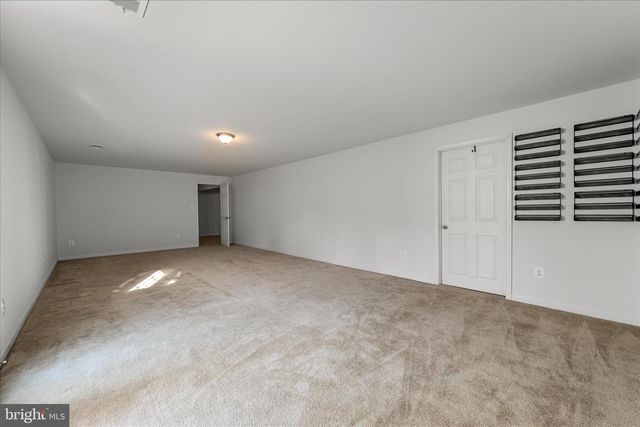 19 ODEN DR, Charles Town, WV 25414