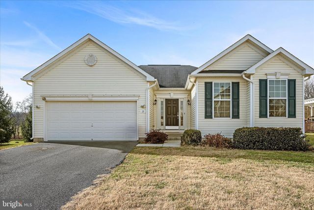 19 ODEN DR, Charles Town, WV 25414