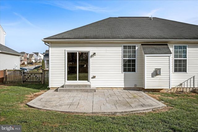 19 ODEN DR, Charles Town, WV 25414