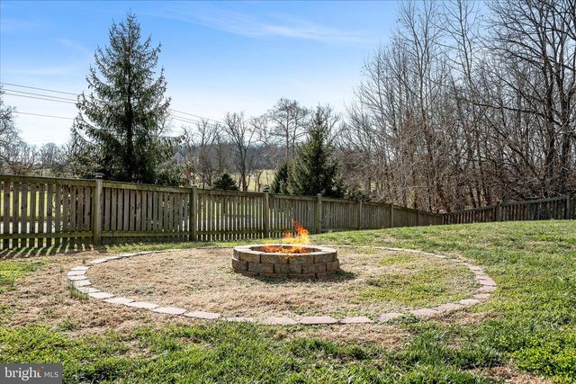 19 ODEN DR, Charles Town, WV 25414